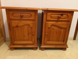 Mesitas de noche de madera