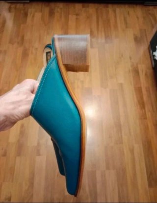 Zuecos de piel Chamby azul