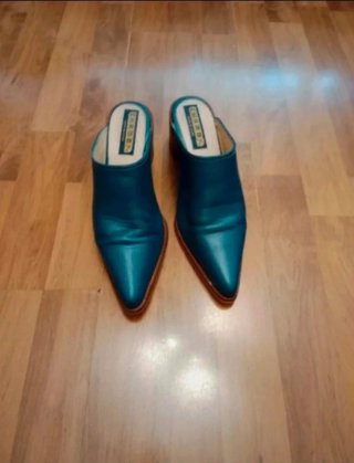 Zuecos de piel Chamby azul