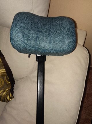 Silla de ruedas azul