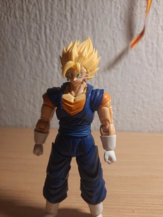 Figuarts Vegito SSJ