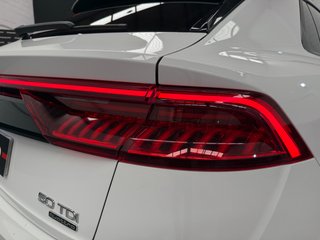Audi Q8 50 TDI BLACK TECHO
