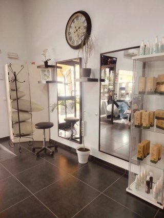 Alquiler de zona barber en peluquería activa