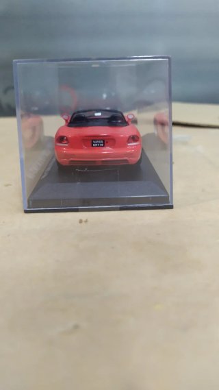 Chrysler Viper SRT-10 1:43