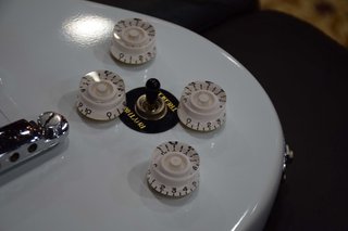 Guitarra Eléctrica Eko SG Blanca