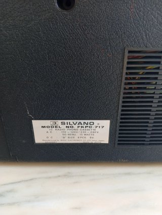 Maletín Tocadiscos Radio Cassette Silvano