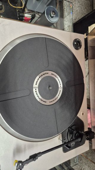 Tocadiscos Marantz TT 2000