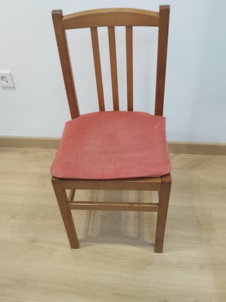 Mesa extensible y 4 sillas