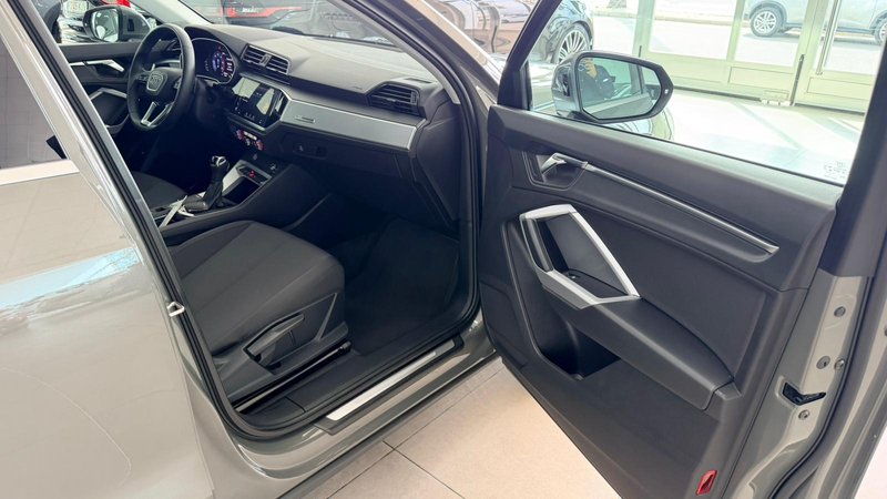 Audi Q3 2019, foto 18