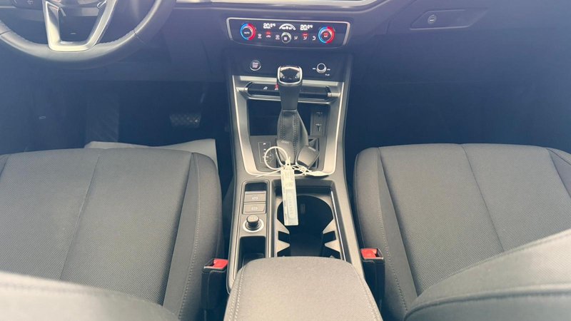 Audi Q3 2019, foto 28