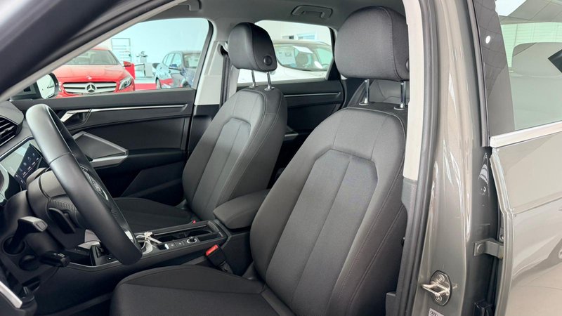 Audi Q3 2019, foto 40