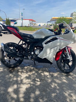 Moto Keeway RKR 125 sportbike 7.359km