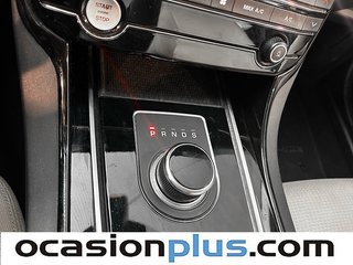 Jaguar XE 2.0 Diesel Pure RWD Auto 132 kW (180 CV)