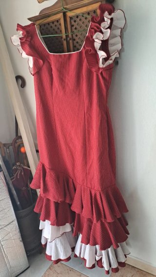 Traje Flamenca Rojo con Volantes