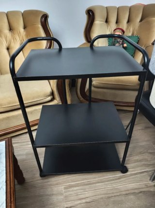 Mesa auxiliar metálica negra