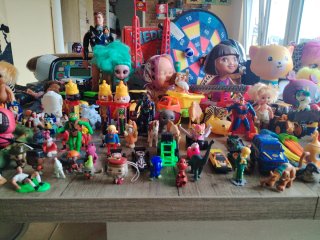 Lote de figuras y juguetes variados