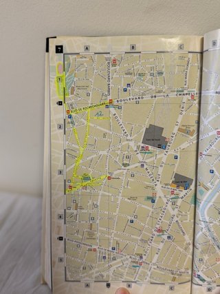 Guide de Paris (en francés)