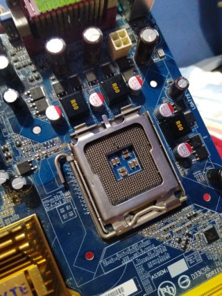 Placa base Gigabyte GA-945GCMX-52