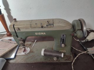 Máquina de coser Sigma antigua vintage