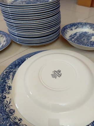 Vajilla Churchill Azul y Blanca