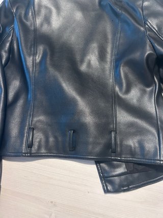 Chaqueta de cuero negra