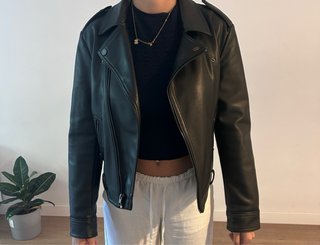 Chaqueta de cuero negra