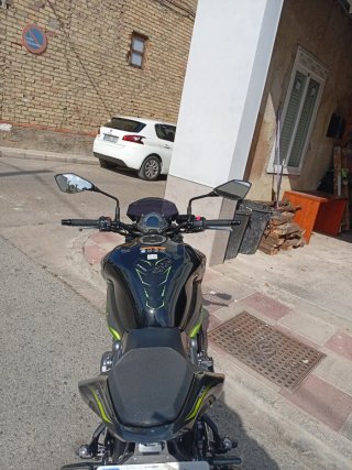 Kawasaki Z900 Negra y Verde