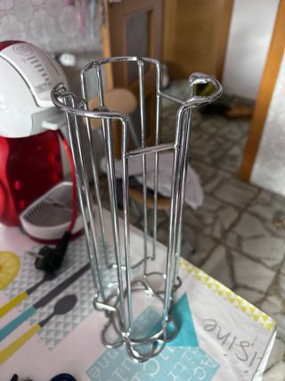 Cafetera Dolce Gusto con porta cápsulas