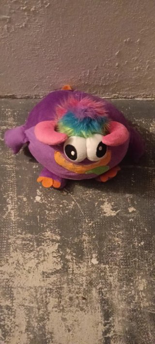 Lote de 4 peluches: oso, panda, perro y monstruo