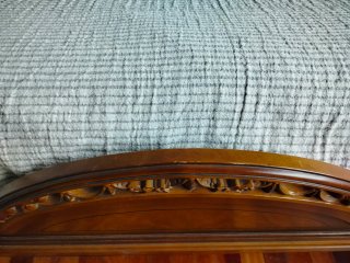 Armario de madera con cajones