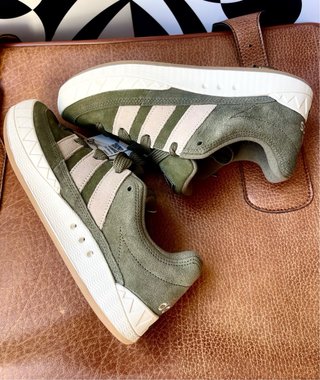 Adidas Verde y Beige Talla 42