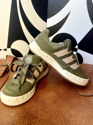 Adidas Verde y Beige Talla 42
