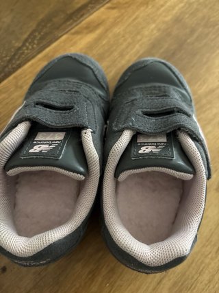 Tenis New Balance 22.5 Gris y Rosa