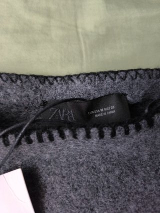 Blusa Zara gris sin mangas