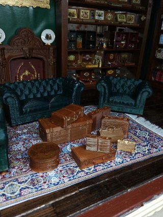 Casa de muñecas maletas vintage