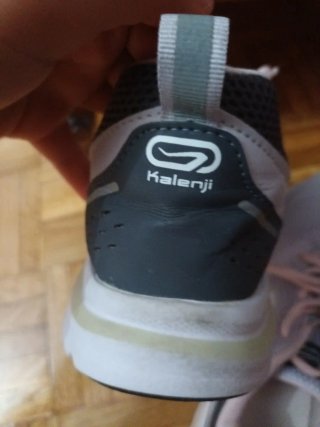 Zapatillas Kalenji grises y rosas