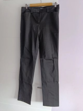 Pantalón negro brillante