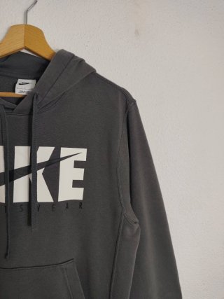 Sudadera Nike Gris con Logo