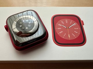 Apple Watch Series 8 45mm. Product RED GPS