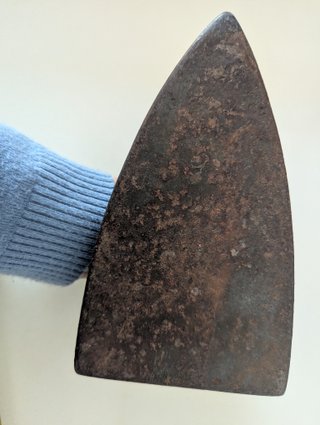 Ferro da stiro antico in ghisa fine '800/900