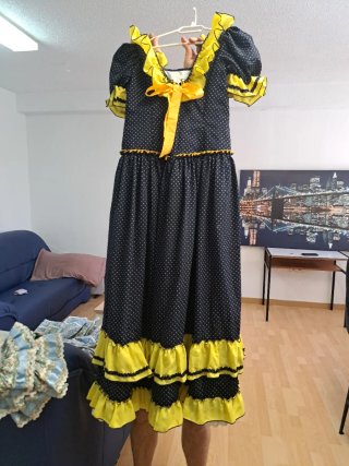 Vestido Rociero Negro y Amarillo
