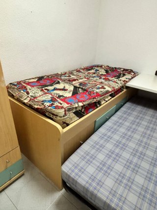 Habitación infantil  completa de madera.