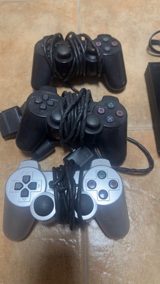 Console PlayStation 2 + 2 Controller + Giochi