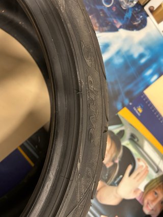 Neumático Yokohama 225/35 R17 86Y