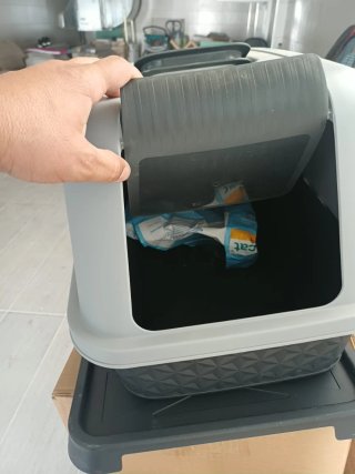 Caja Arena Gatos Cubierta