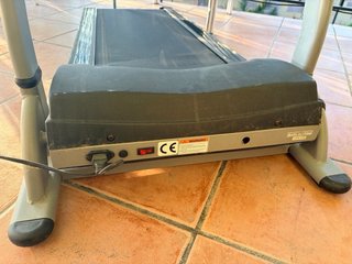 Cinta de correr Gym Master E-4267. Plegable
