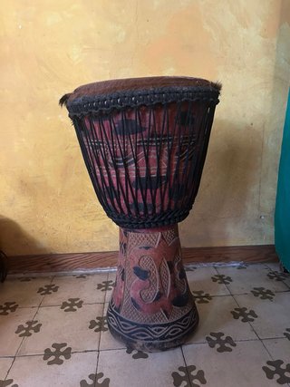 Tambor Djembe Artesanal Tallado