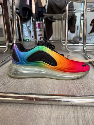 Nike Air Max 720 BETRUE Gilbert Baker Edición