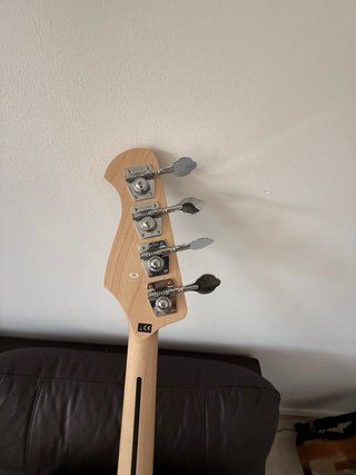 Bajo Harley Benton JB 75 Vintage+ pedal a eleccion