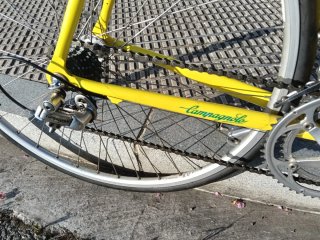 Bicicleta de carretera Zeus amarilla